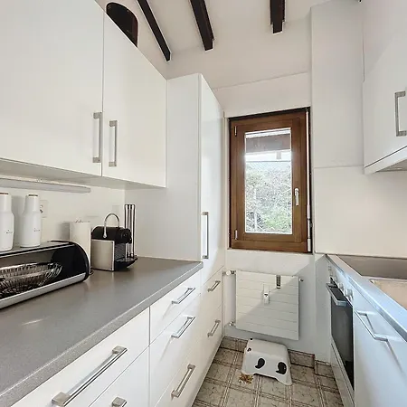 Metairies 207 アパート