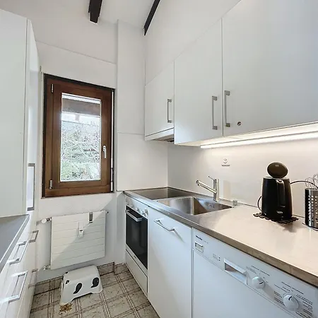 Metairies 207 شقة *