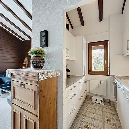 Metairies 207 شقة *